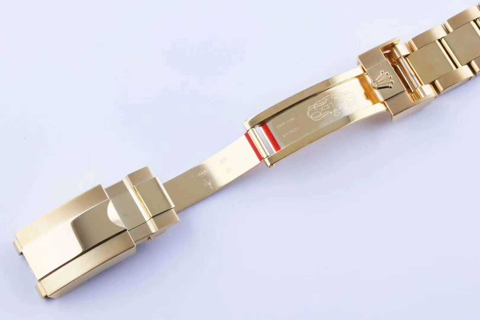 Daytona 116505 Red Dial in Rose Gold