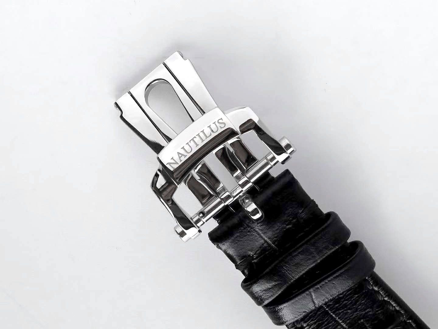 Nautilus Jumbo 5711 Blue Dial in Steel with Black Leather Strap