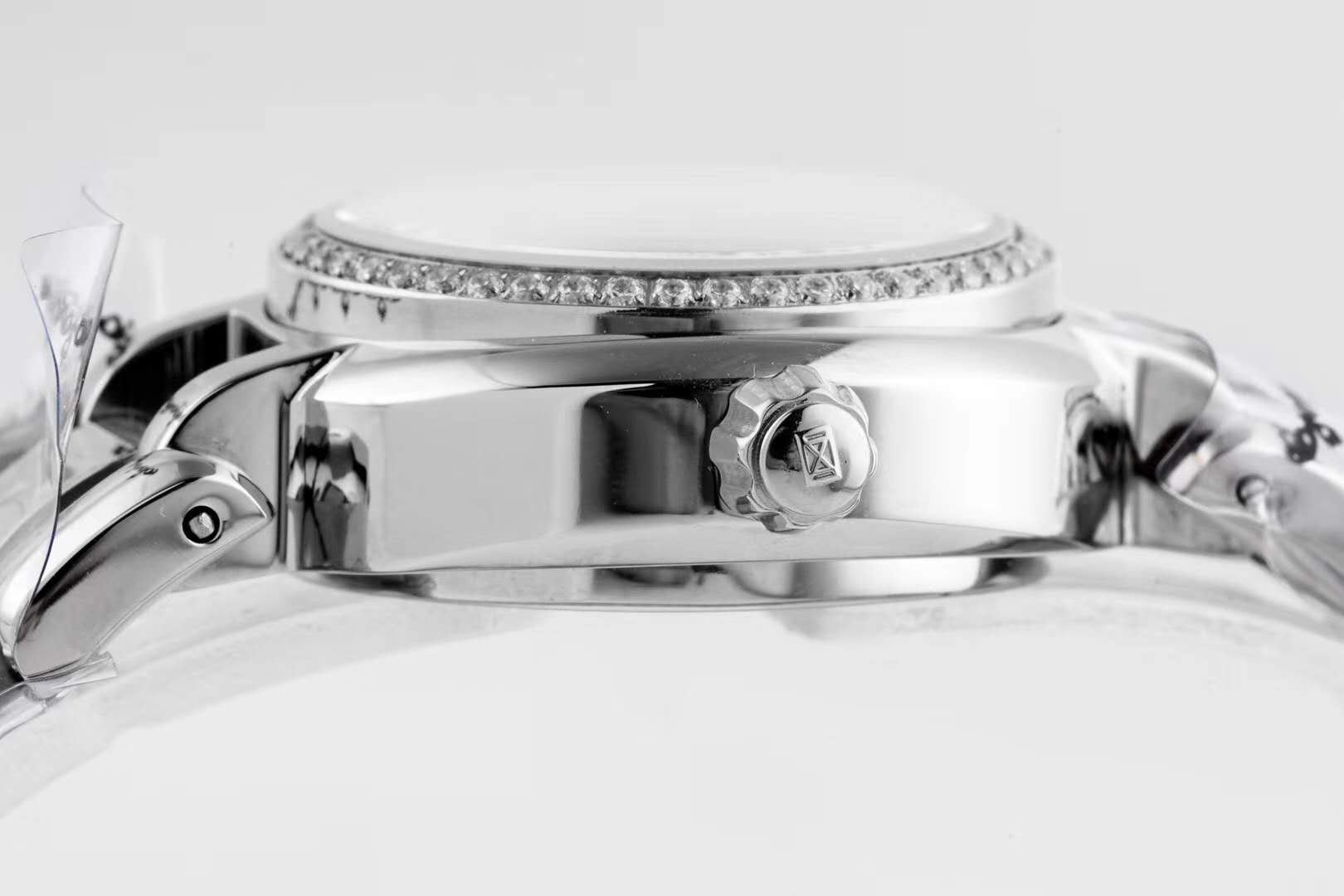 Primaluna MOP White Dial with D1am0nd Markers and D1am0nd Bezel