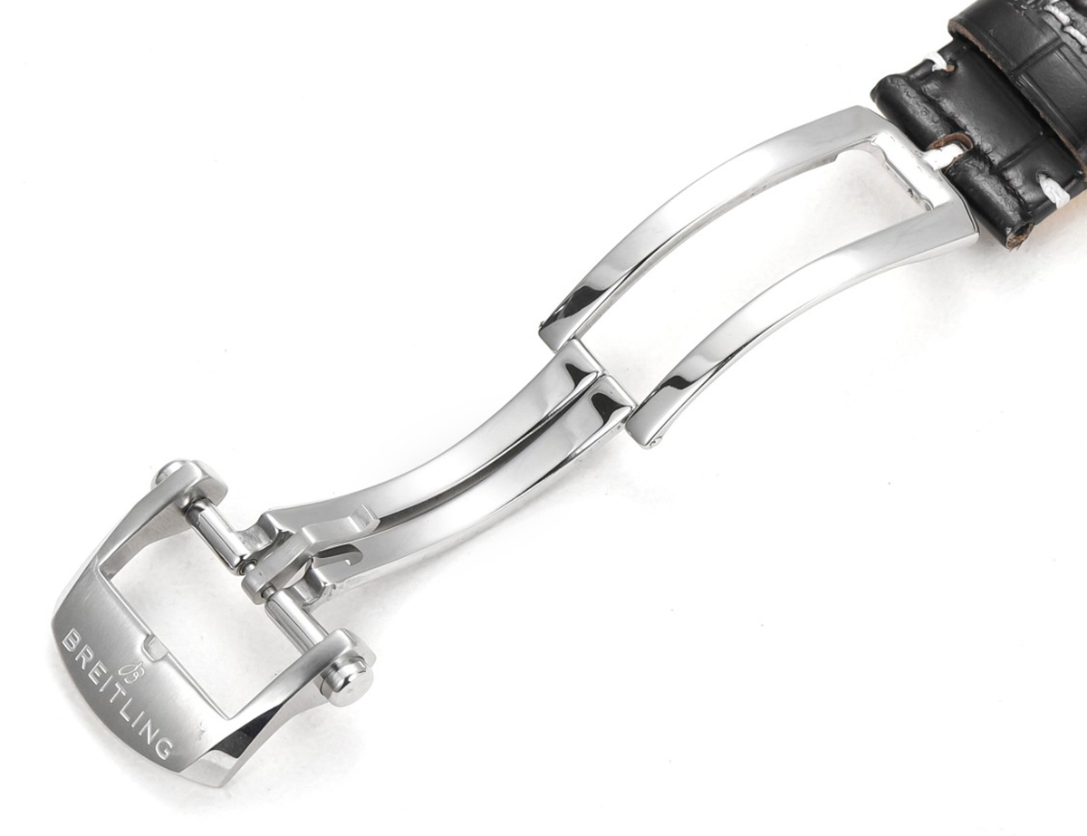 Navitimer B01 Chronograph 43 Black Dial in Steel on Leather Strap Ref. AB0138211B1P1