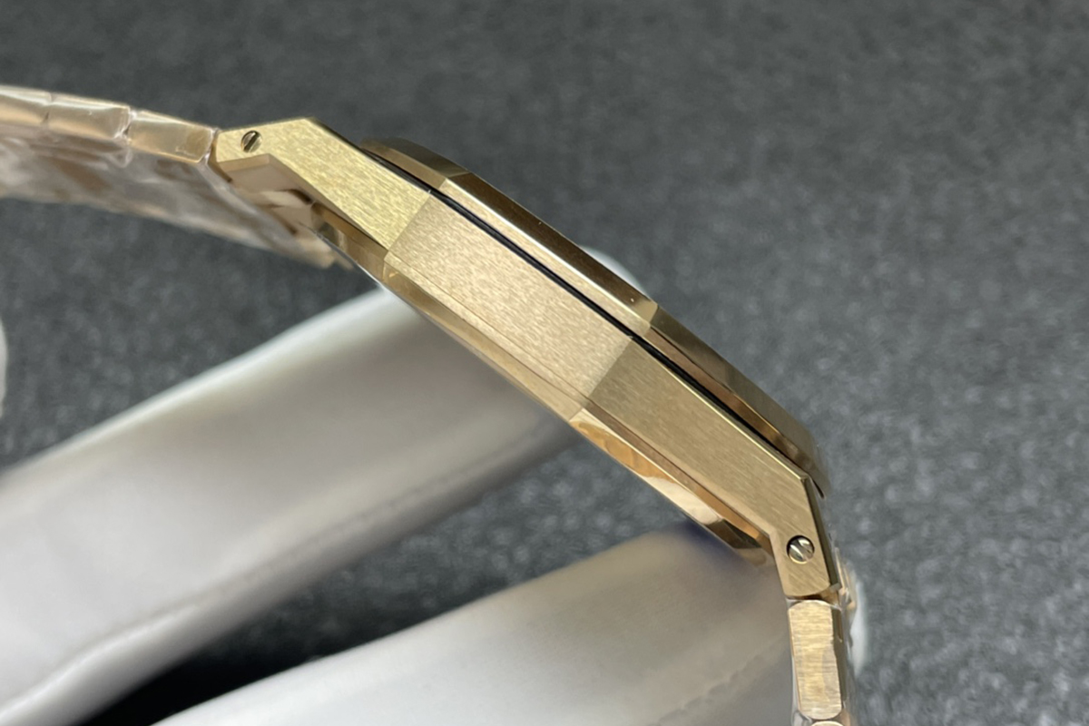 Royal Oak 16202OR 39mm Grey Dial in Rose Gold