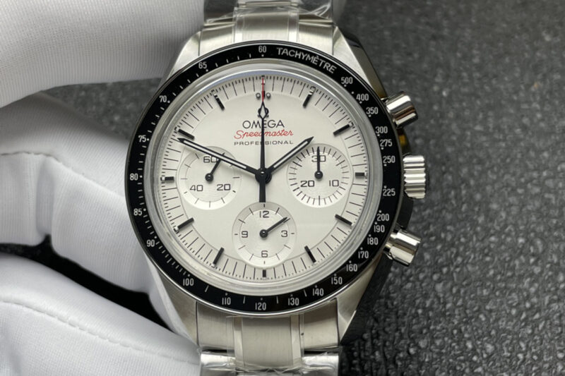 Speedmaster Moonwatch Professional White Dial in Steel ZF